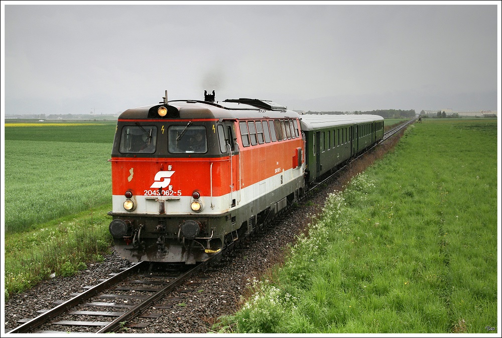 2043 062 fhrt mit SDZ 16182 von Knittelfeld nach Pls.  
Aichdorf 13.05.2010