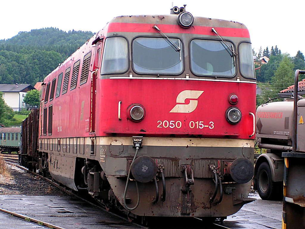 2050 015-3 am Gel�nde der �GEG in Ampflwang; 2005-07-31