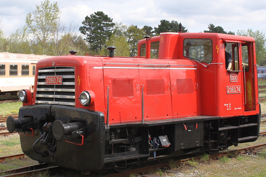 2060.74 am 22.April 2012 im Heizhausgelnde von Strasshof. 

