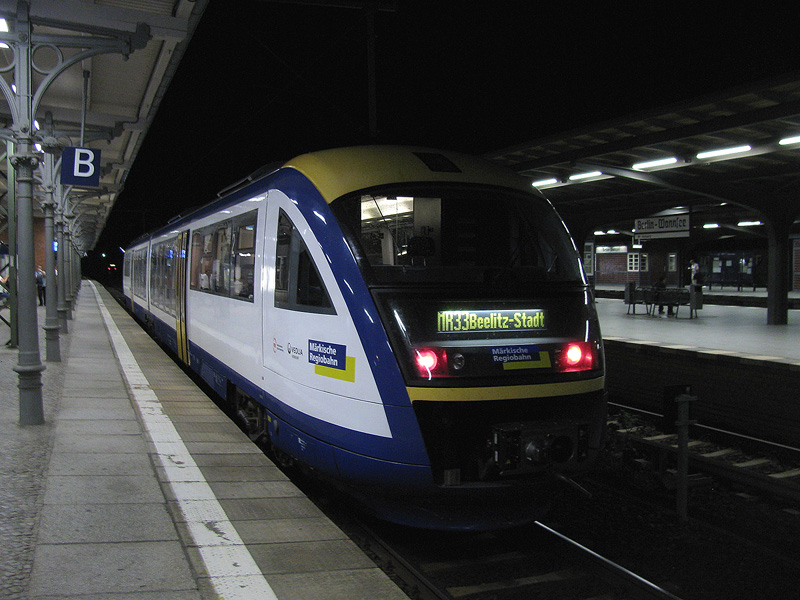 2.08.2009 - ein Zug der Linie MR33 nach Beelitz-Stadt in Berlin Wannsee