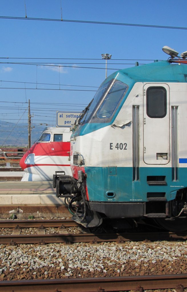 20.8.2012 16:18 FS E 402 009 und FS ETR 450 14 im formschnen Seitenprofil-Vergleich.