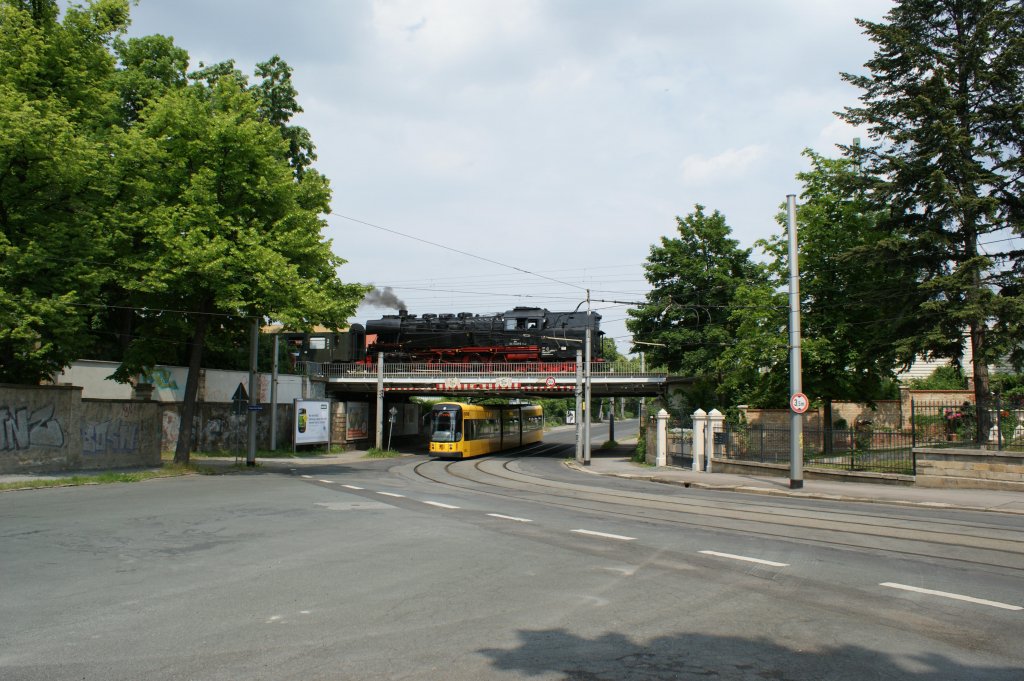 21.05.2011, 65 1049-9 ber der Linie 9 der DVB, Dresden-Strehlen