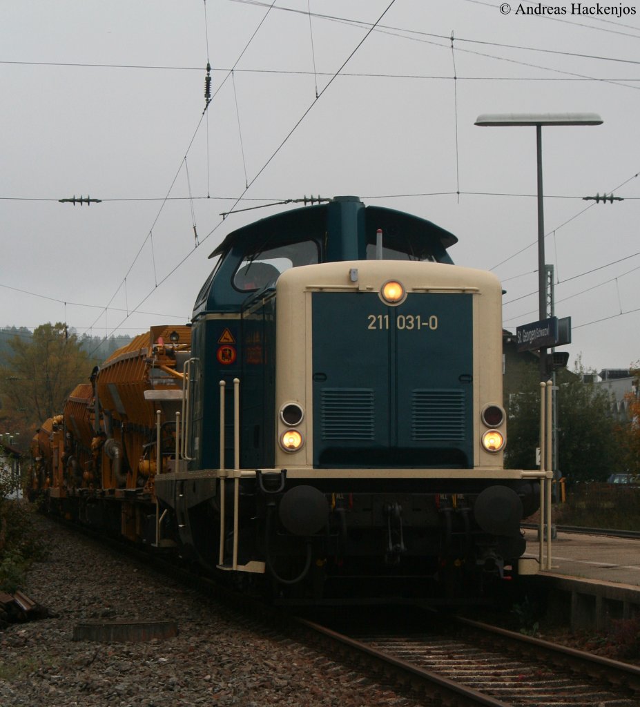 211 031-0 von Alexander Neubauer wartet mit dem DBV 94778 (Karlsruhe-Villingen) in St.Georgen auf die berholung von IRE 4711 9.10.09