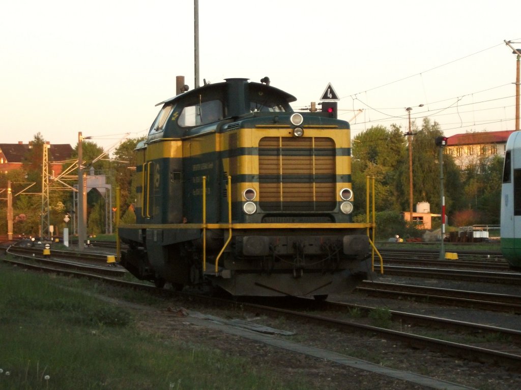 211 074 von der Erfurter Gleisbau GmbH steht am 1.Mai 2011 abgestellt in Sonneberg(Thr).