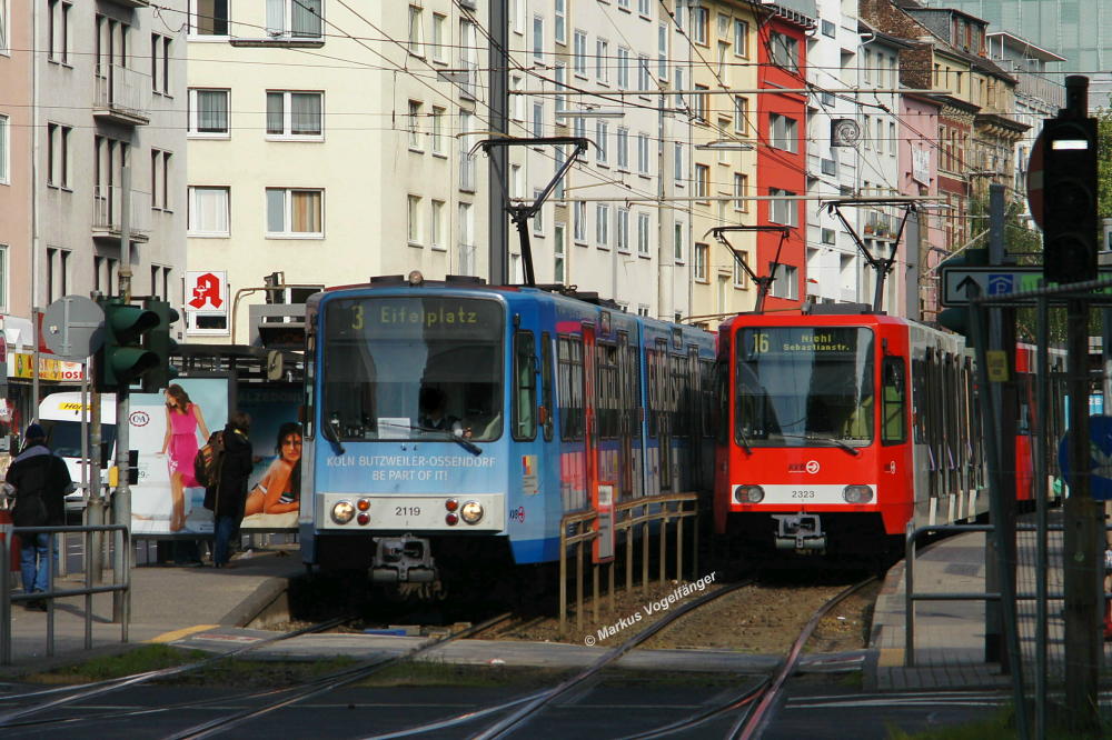 2119 als umgeleitete Linie 3 und 2323 als Linie 16 an der Haltestelle Eifelstrae am 25.05.2013.