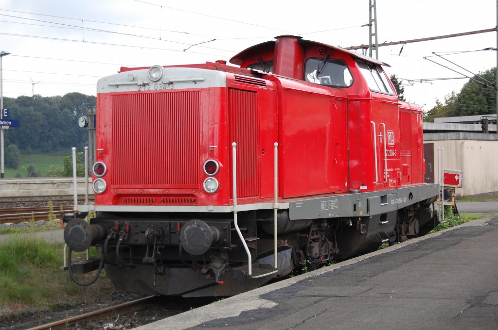 212 034-3 im Bahnhof Altenbeken auf Gl. 35, 18.09.2010.