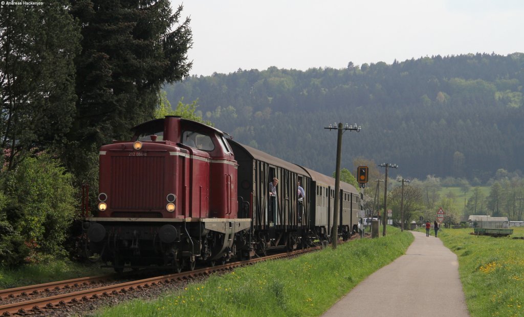 212 084-8 mit dem ***** (Schorndorf-Welzheim) bei Rudersberg 5.5.13