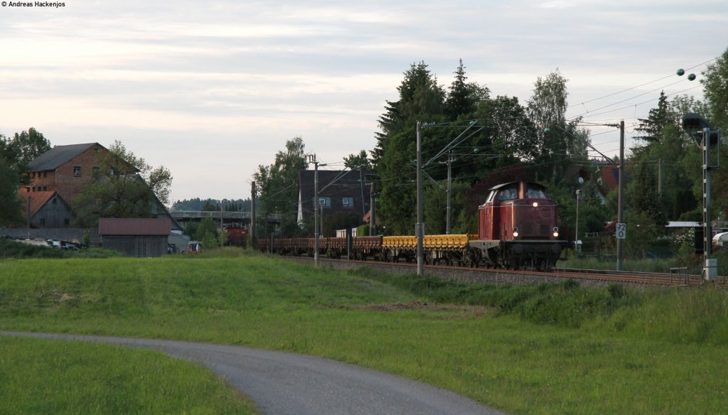 212 133-3 mit dem DBV 91056 (Villingen(Schwarzw)-Immendingen) bei Klengen 2.6.12