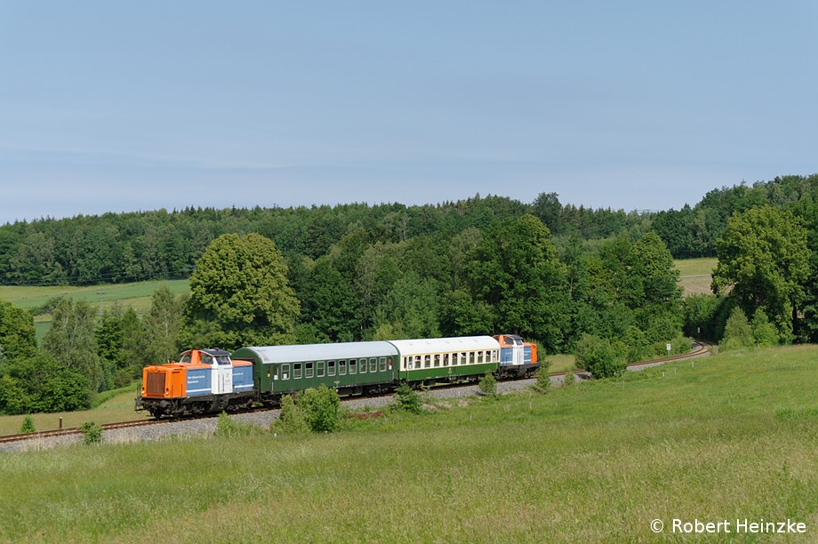 212 270-3 und 212 261-2 aus Neustadt nach Bad Schandau bei Krumhermsdorf am 02.06.2011