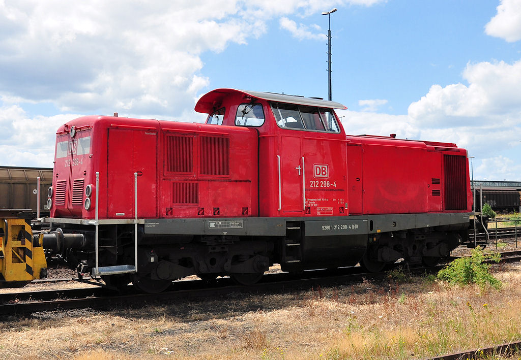 212 298-4 Lokportrait, abgestellt am Bf Euskirchen - 15.07.2010