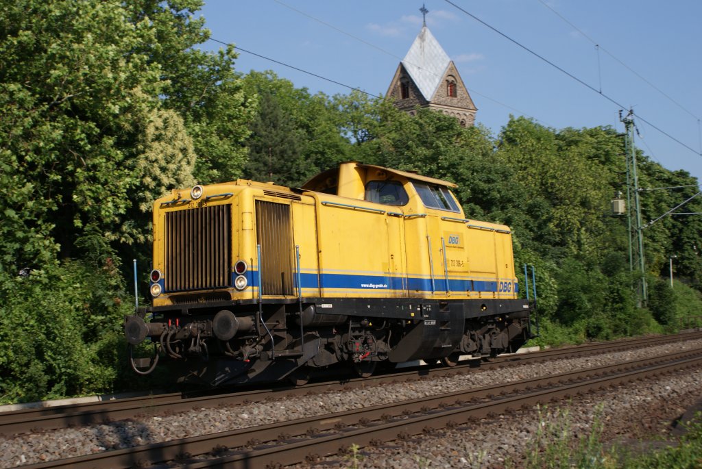 212 306-5 der DBG als Lz bei der Durchfahrt durch Bonn-Oberkassel am 26.06.10 