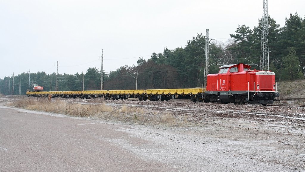 212 347-9 steht am 16.12.09 am ehem. Containerbahnhof Eberswalde