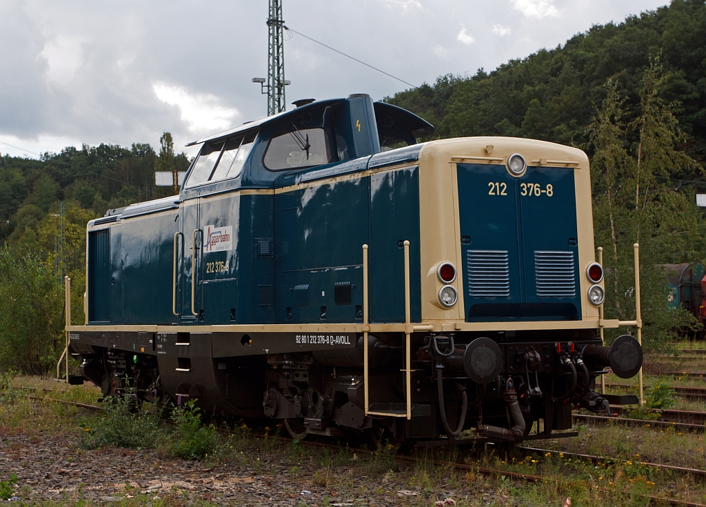 212 376-8 der Aggerbahn (Andreas Voll e.K., Wiehl), ex DB V 100 2376, ex DB 212 376-8 abgestellt am 28.08.2011 in Betzdorf/Sieg. Die Lok, vom Typ V100.20 wurde 1965 bei Deutz unter der Fabrik-Nr. 57776  gebaut.