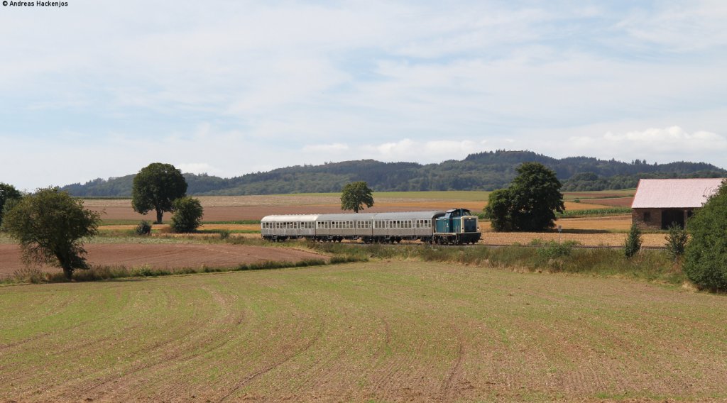 212 376-8 mit ihrem Sonderzug nach Wolfhagen bei Berndorf 2.9.12