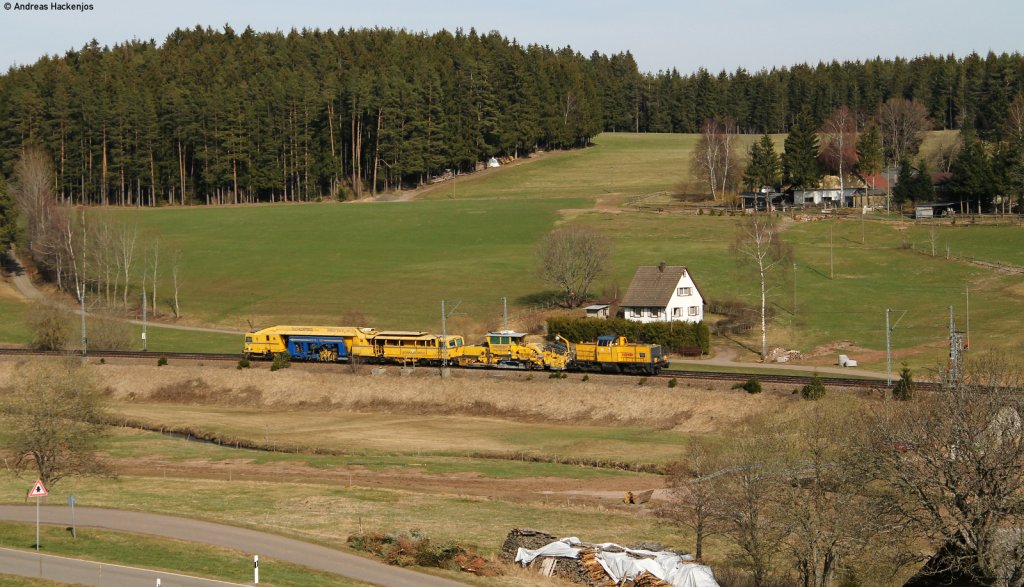 214 010-2 mit dem DBV 91077 (Wuppertal Steinbeck Gbf-Uhldingen Mhlhofen) bei Stockburg 27.3.12