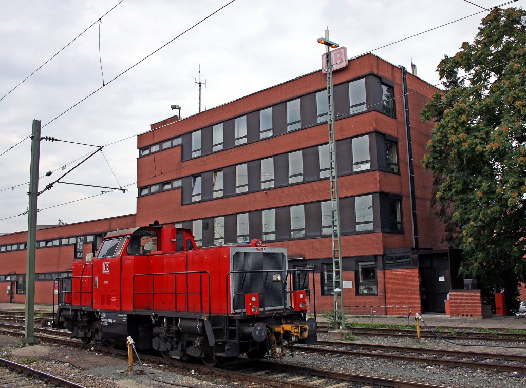 214 016 abgestellt in Nrnberg Hbf, 4.9.010. (Vom Bahnsteig aus aufgenommen.)