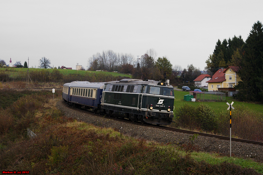 2143 040 f�hrt mit Sonderzug 17750 von Wien Hernals nach Oberwart zum Regionalliga Ost Spiel, SV Oberwart - Wiener Sportklub. Friedberg, 03.11.2012

