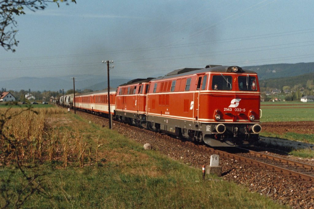 2143.033+06 mit G-71745 zwischen Bad Fischau und Feuerwerksanstalt. 15.9.86