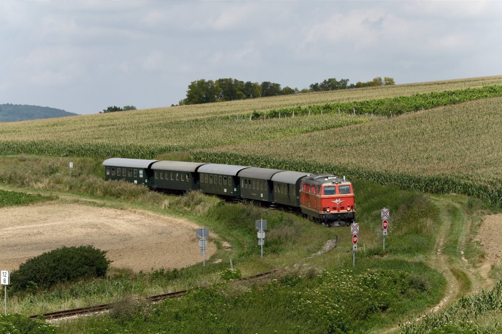 2143.35 auf der Fahrt von Ernstbrunn nach Korneuburg am Mollmannsdorfer Berg (20.08.2011)