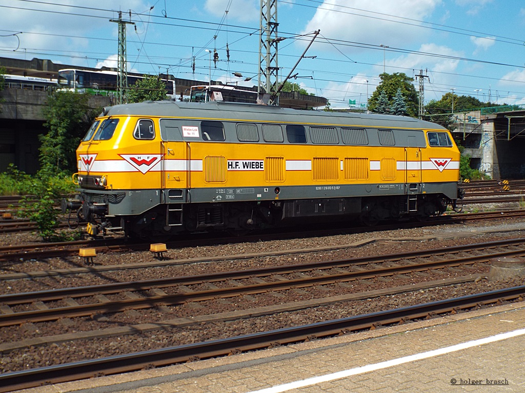 216 012-5 der firma WIEBE war abgestellt im bhf harburg am 02.07.13