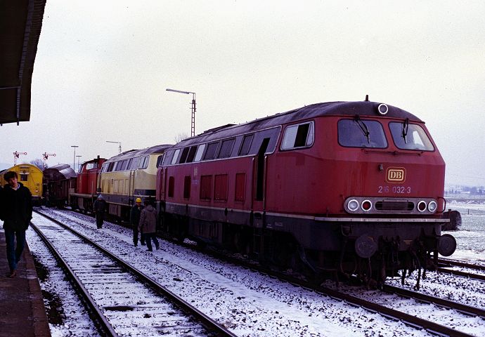 216 032 und 033 nach Unfall mit 290 171 am 10.01.1987
