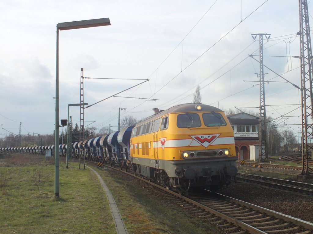 216 122, der Gleisbaufirma Wiebe in Mrz 10 in Lehrte.
