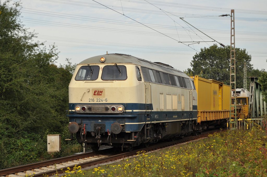 216 224 am 04.10.2010 im Bahnhof Friedrichsfeld