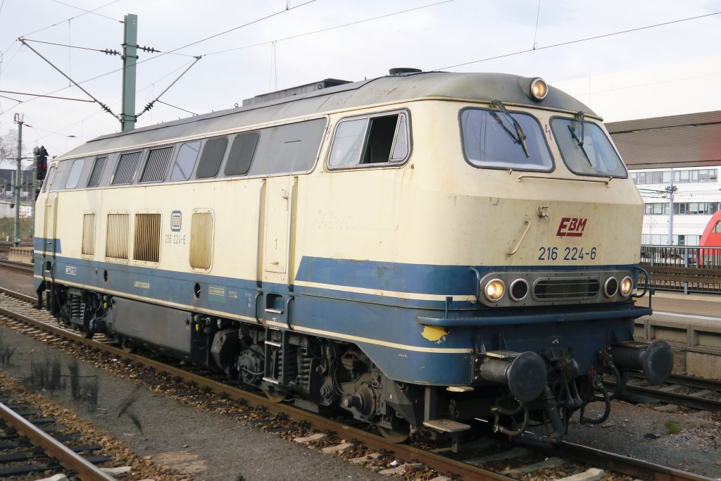216 224 der EBM in Mannheim Hbf. (17.03.12)