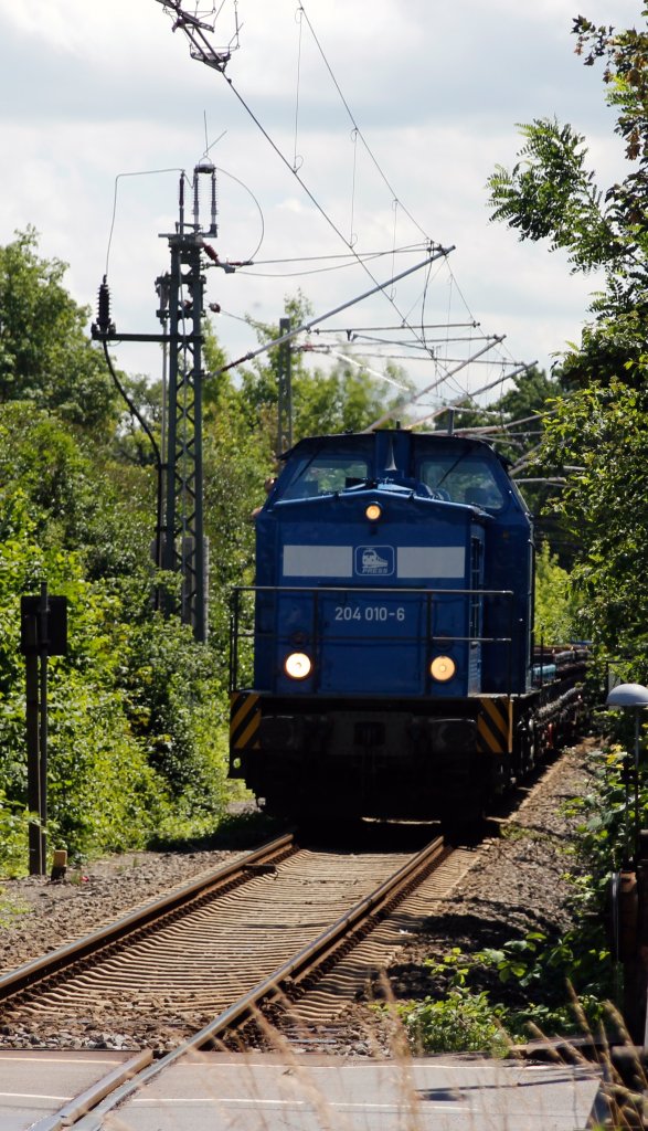21.6.13 / PRESS 204 010-6 mit 7 od. 8 leeren Wagen als Durchfahrer in Markkleeberg-Mitte