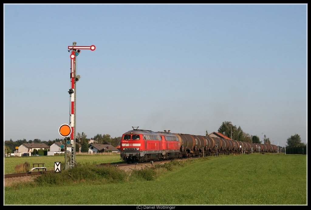 217 011 bei der Ausfahrt aus Pirach.