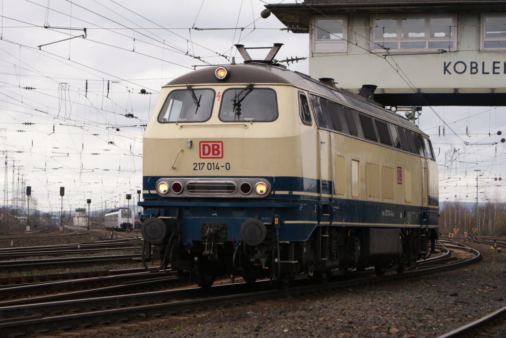 217 014-0 bei der Lokparade in Koblenz-Ltzel am 03.04.2010