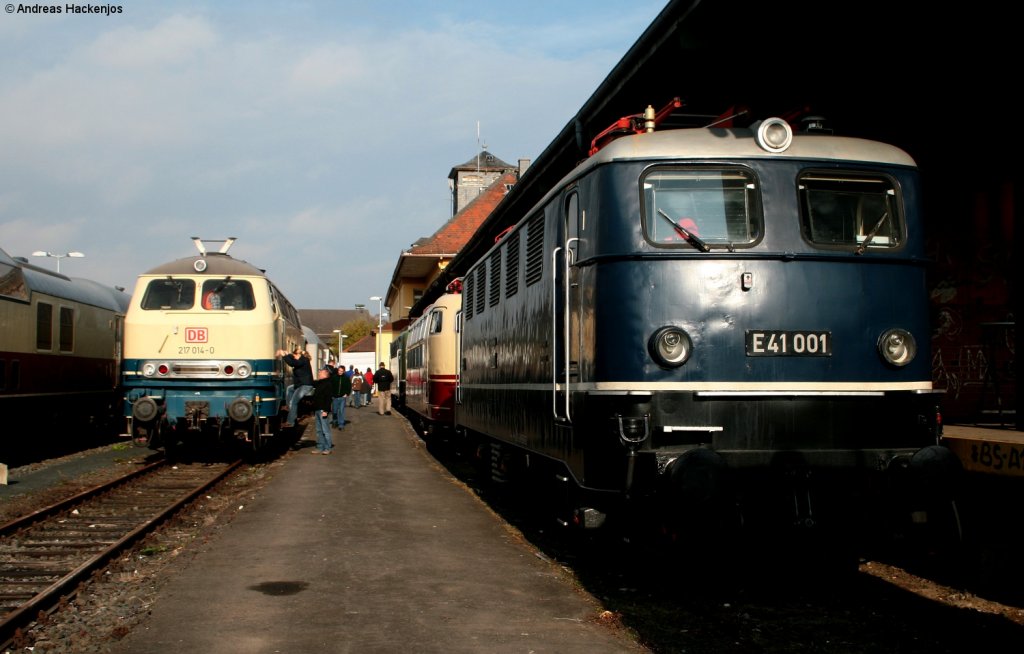 217 014-0 und E41 001 beim Burgwaldbahnfest in Frankenberg (Eder) 23.10.10