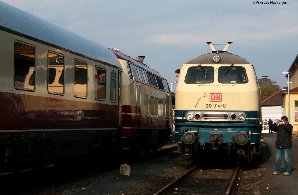218 105-5 und 217 014-0 beim Burgwaldbahnfest in Frankenberg (Eder) 23.10.10