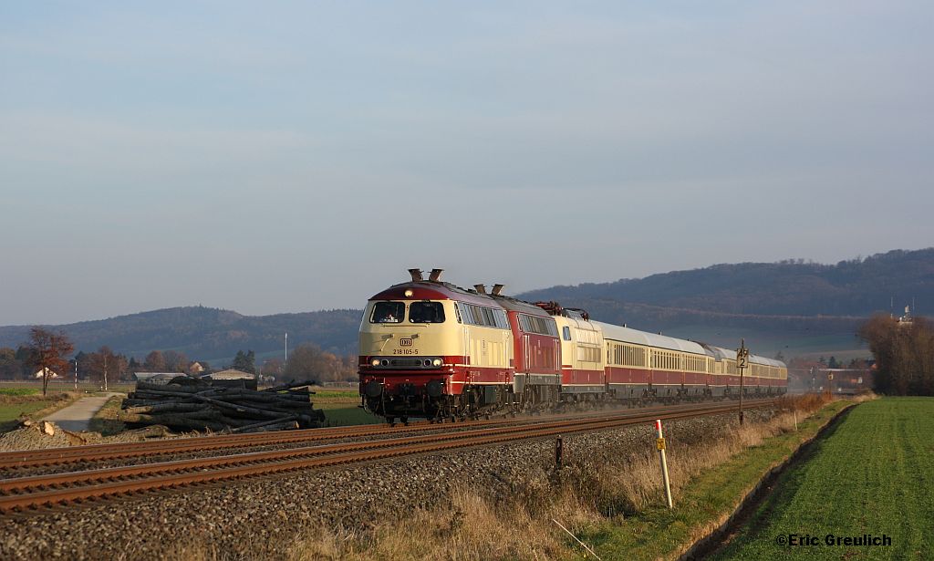 218 105+218 387 und 103 184 am 20.11.2011 bei Eggenstedt.