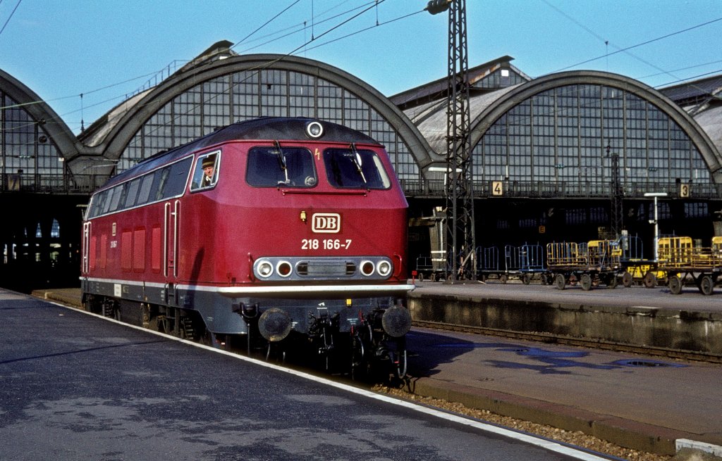 218 166  Karlsruhe Hbf  16.04.77