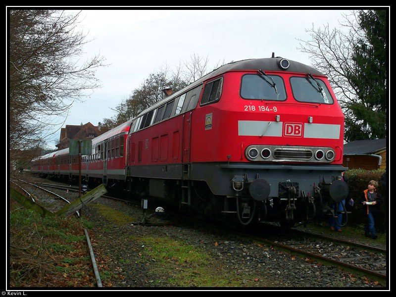 218 194 mit dem Nikolaus-Sonderzug in Maulbronn Stadt. Aufgenommen am 6.12.2009