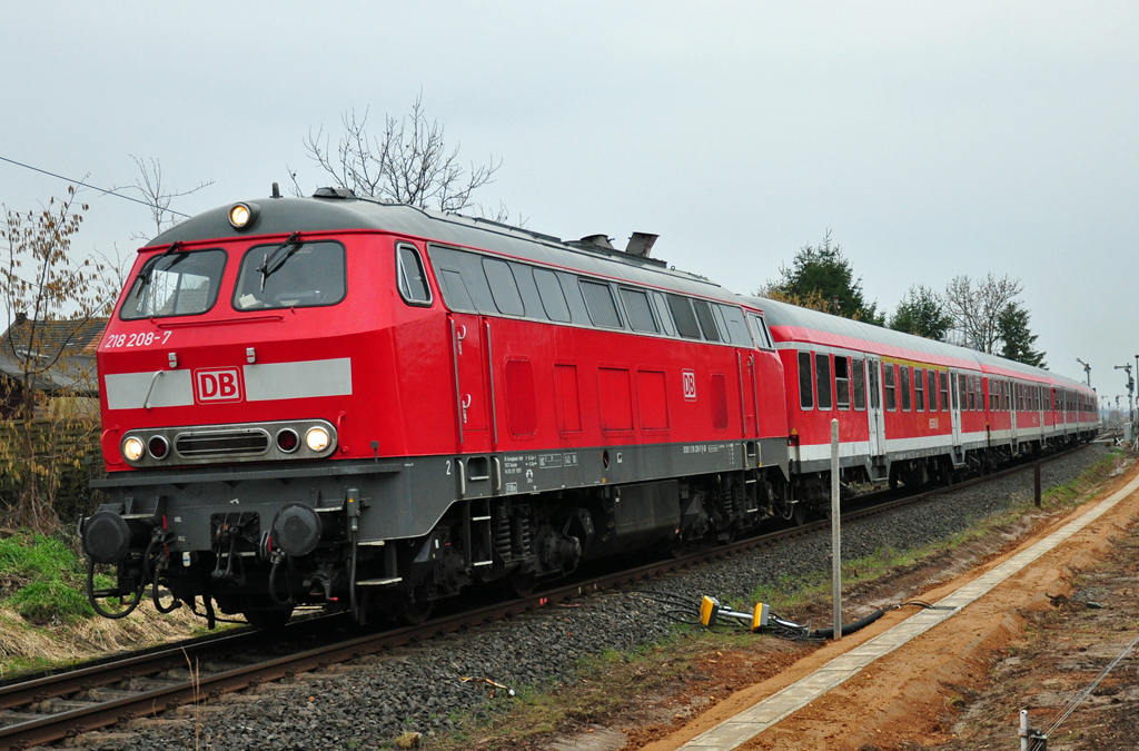 218 208-7 kurz nach Ausfahrt Bf Odendorf, unterwegs nach Bonn Hbf - 14.02.2011
