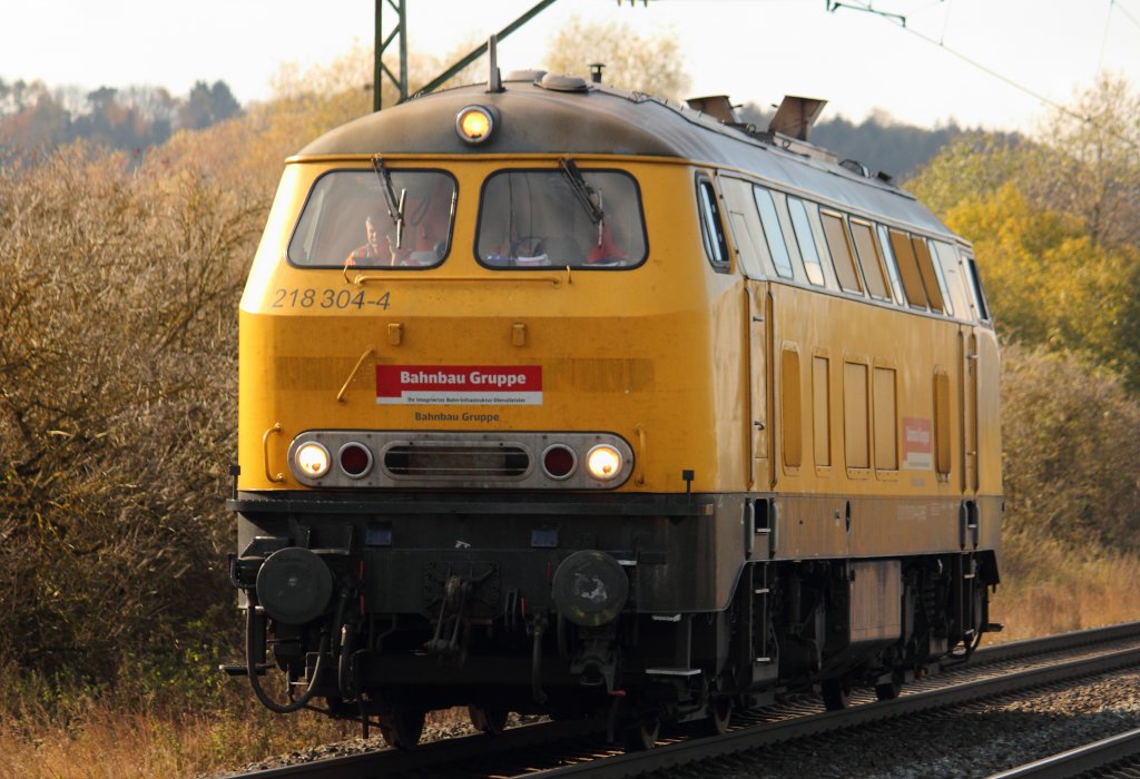 218 304-4 Bahnbau Gruppe bei Trieb am 29.10.2012.