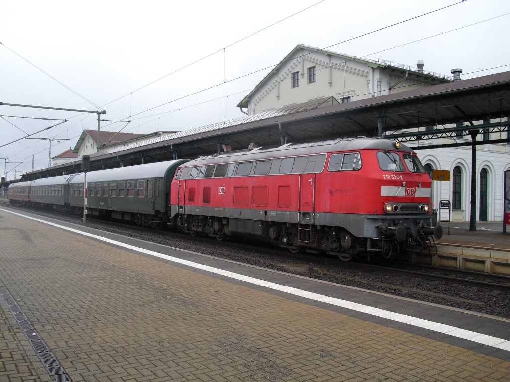 218 324-2 mit unserem Sonderzug von Chemnitz Hbf nach Nordhausen. Hier bei der Ankunft in Nordhausen, am 13.03.10.