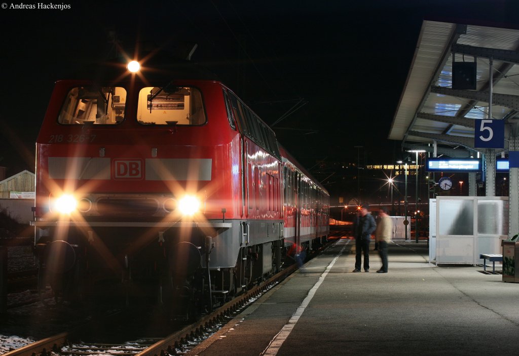 218 326-7 mit dem RE 31518 (Lindau Hbf-Freiburg(Breisgau) Hbf)in Donaueschingen 18.12.09