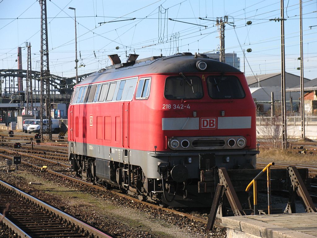 218 342-4 auf M�nchen Hauptbahnhof am 4-2-2007.