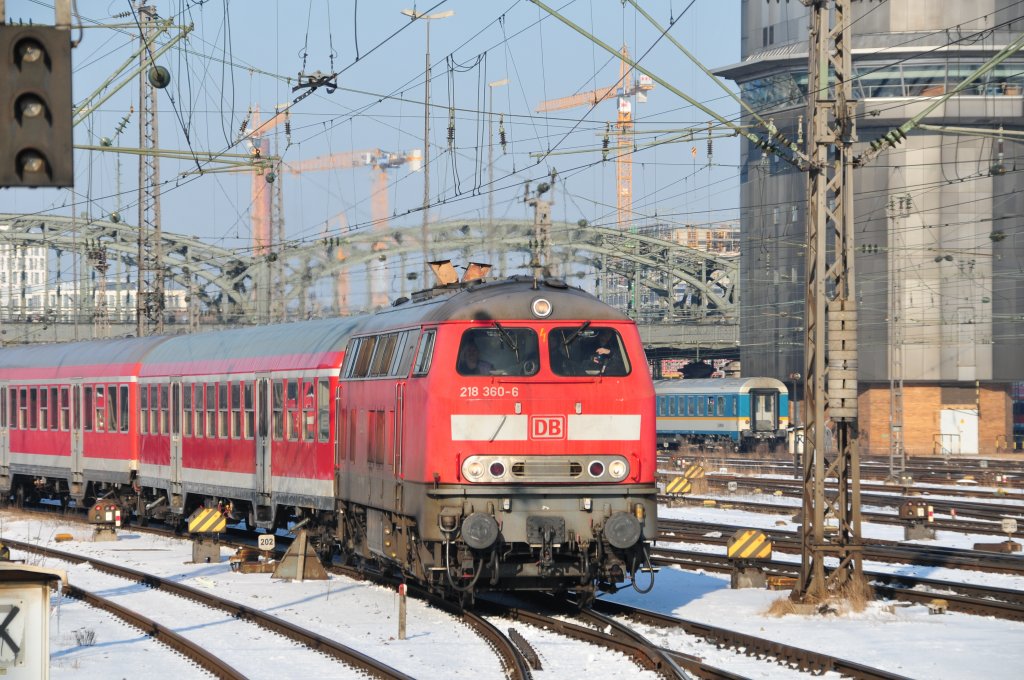 218 360 am 08.03.10 mit RB 27002 aus Simbach in Mnchen Hbf