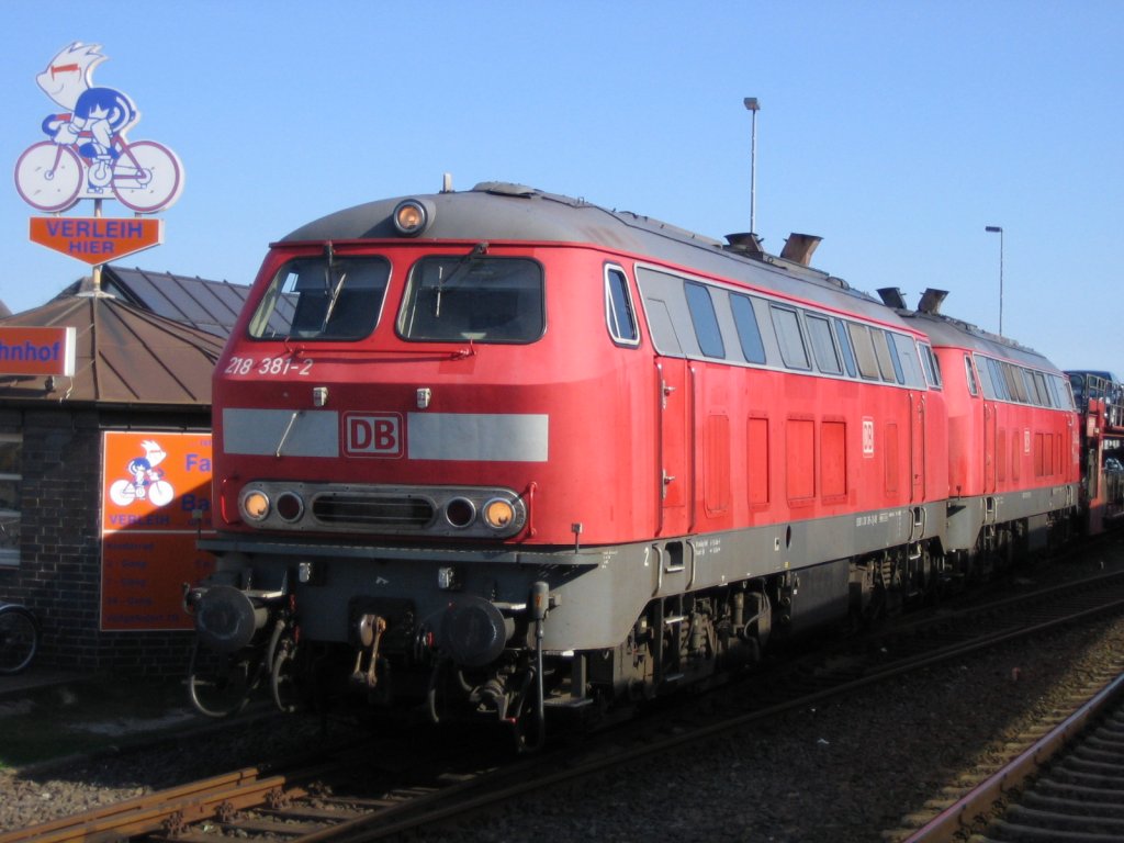 218 381-2  Brennkraftlokomotive Sylt/Bahnhof Westerland - Sylt Shattle. Westerland am 15.04.2011.