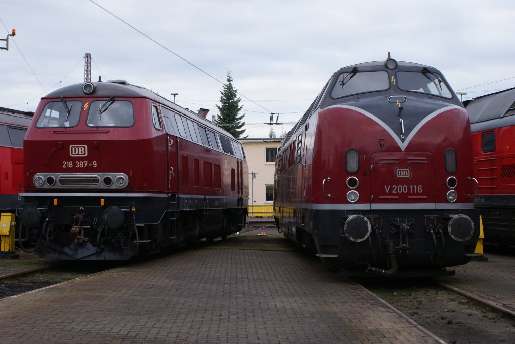 218 387-9 und V 200 116 am 19.09.2010 in Osnabr�ck beim Fest 175 Jahre Deutsche Eisenbahn und 125 Jahre Bahnbetriebswerk Osnabr�ck