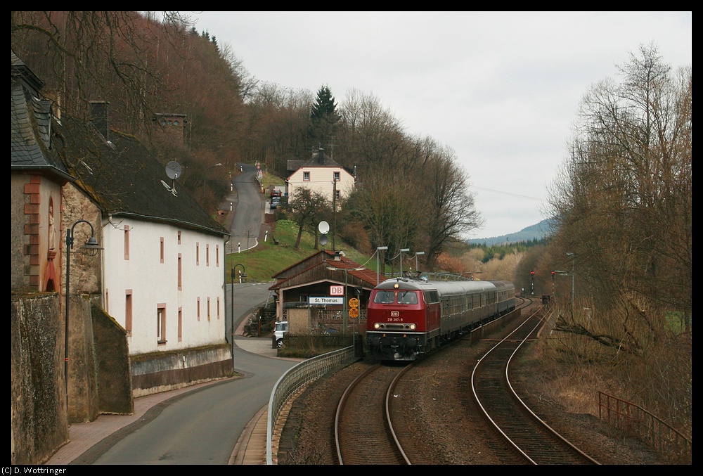 218 387 durchfhrt am 05. April 2010 den Bf St. Thomas.