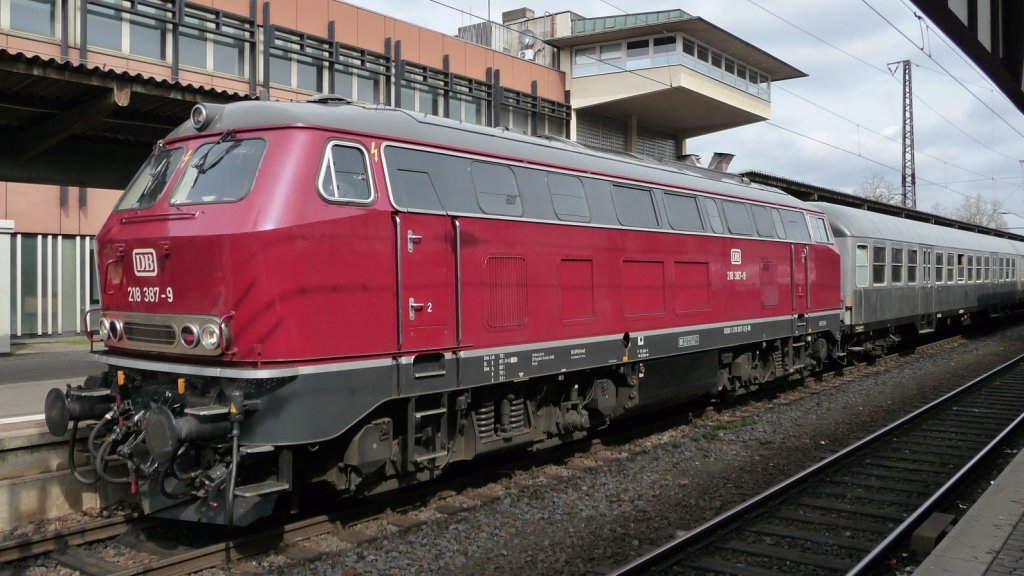 218 387 mit Silberlingen in Trier HBf