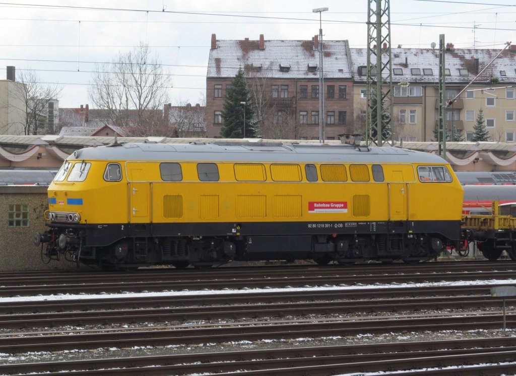 218 391-1 der Bahnbau Gruppe steht am 20. Februar 2013 in Nrnberg-Drrenhof abgestellt.