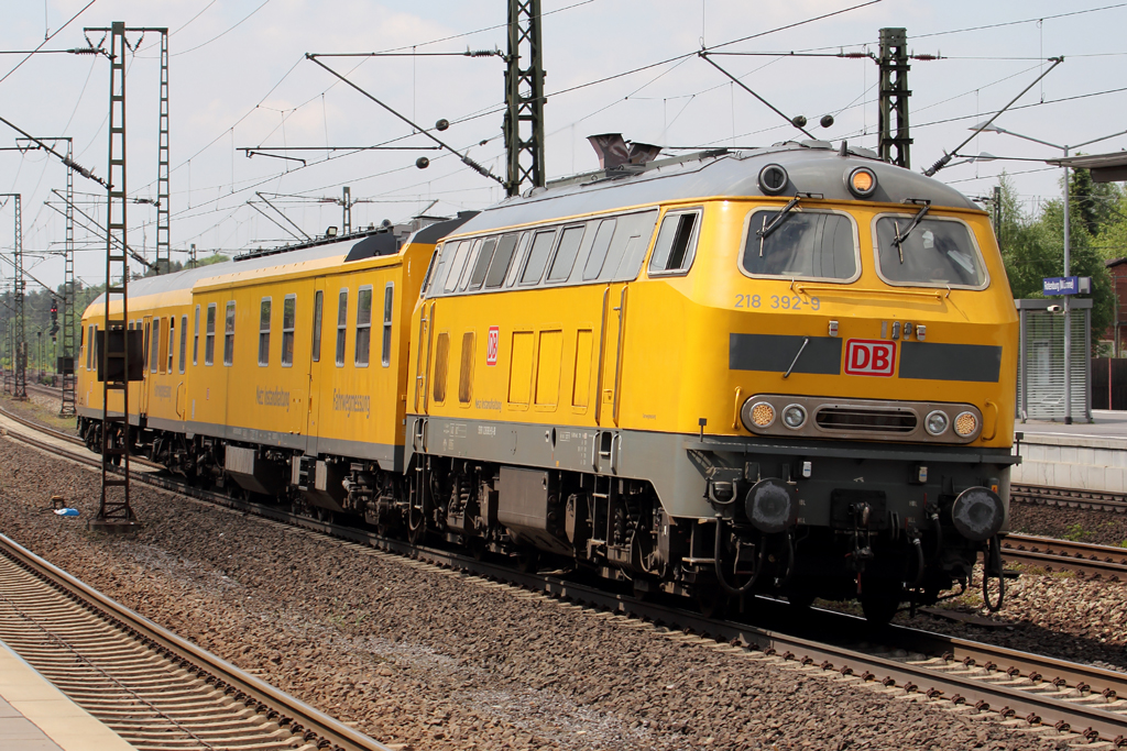 218 392-9 mit Gleismesszug in Rotenburg(Wmme) 31.5.2013