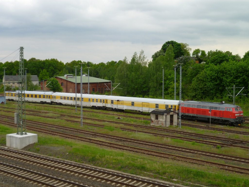 218 399 war am 23.05.13 mit dem Messzug von Zwickau/Sachs. nach Mehltheuer und Plauen/V oberer Bahnhof unterwegs. Hier zusehen in Plauen/V oberer Bahnhof.