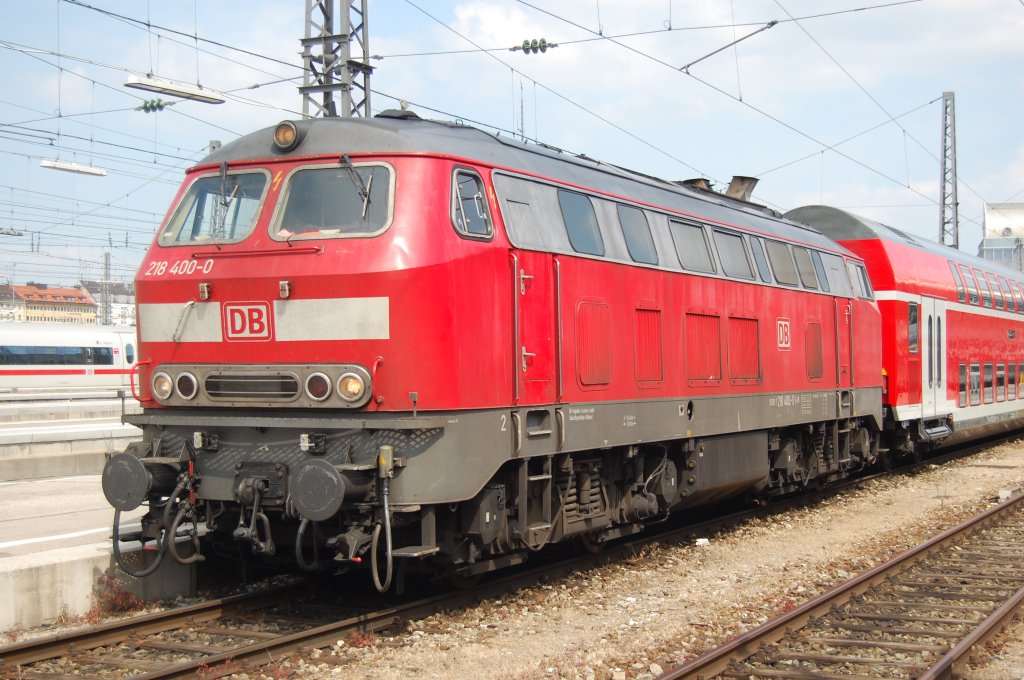 218 400-0 am 2. Juni 2012 im Mnchner Hauptbahnhof